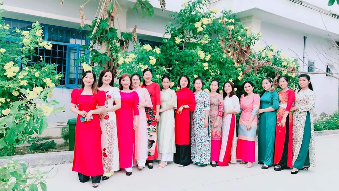 /?language=vi&nv=albums&op=view/13/Huong-ung-tuan-le-ao-dai-8-3-2024